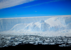L'iceberg A68 distaccato dalla piattaforma di ghiaccio Larsen C, fotografatao da un twin otter del British Antarctic Survey