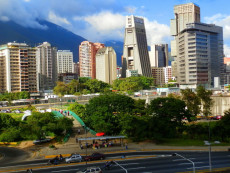 La crisis inmobiliaria en Venezuela es alarmante. La devaluación, la hiperinflación y el éxodo de la población son algunos de los factores que llevan a este mercado a pasar por el momento más oscuro en su historia
