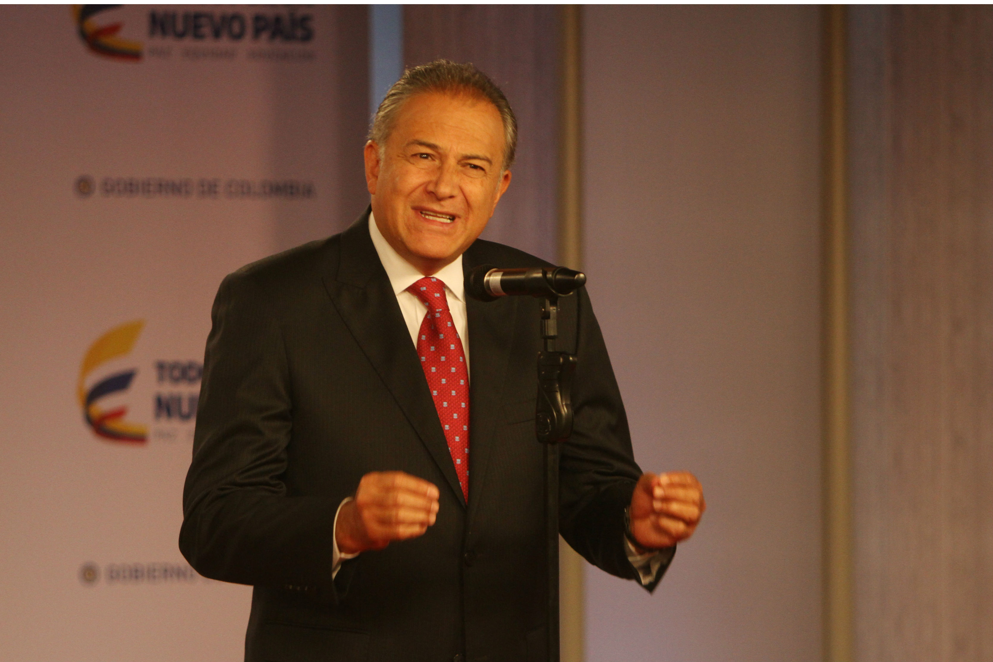 El vicepresidente colombiano aseguró que la premisa de la política exterior de su país se resume en soluciones democráticas, algo que supone un gran desafío