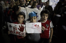 Orfani di femminicidio, durante una manifestazione.
