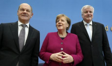Da sinistra, Olaf Scholz (SPD), Angela Merkel (CDU), Horst Seehofer (CSU).