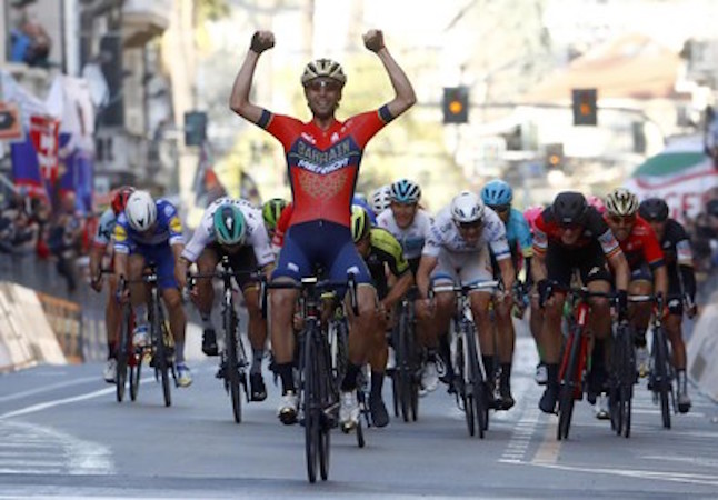 Vincenzo Nibali vince la Milano-Sanremo 2018. Immagine d'archivio.