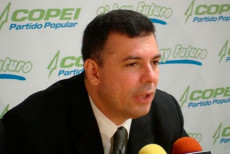 Roberto Enríquez, ex presidente de Copei, rechazó el respaldo del partido socialcristiano a la candidatura de Henri Falcón