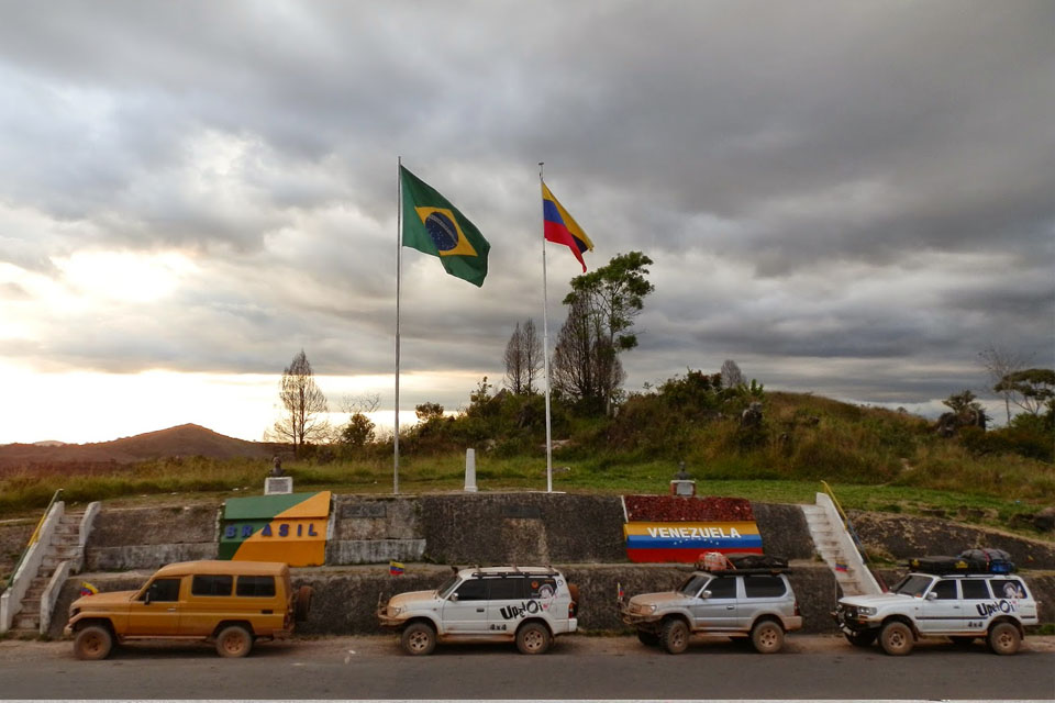 El portavoz de ACNUR informó que el trabajo conjunto que realizan con el Gobierno brasileño busca que todas las personas que crucen la frontera estén registradas