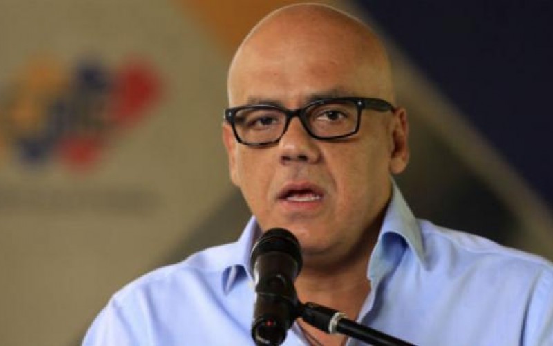 Jorge Rodríguez acusó a los medios de comunicación privados de entrevistar de manera muy frecuente a los candidatos “de la derecha venezolana”
