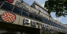 PDVSA está buscando la manera de saldar deudas echando mano del Petro. Y el Banco Central de Venezuela sigue aumentando rápidamente la liquidez monetaria