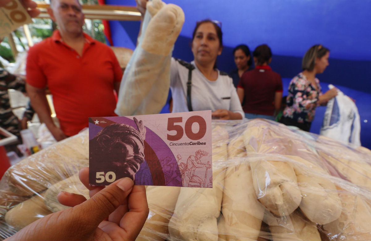 La alclaldesa de Caracas anunció la creación de una moneda para comprar los productos de primera necesidad que se ofrecen en las verbenas que organiza la alcaldía