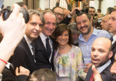 Il presidente del Senato Maria Elisabetta Alberti Casellati con il vice premier e ministro dell'Interno Matteo Salvini (D) e il presidente della Regione Veneto, Luca Zaia.