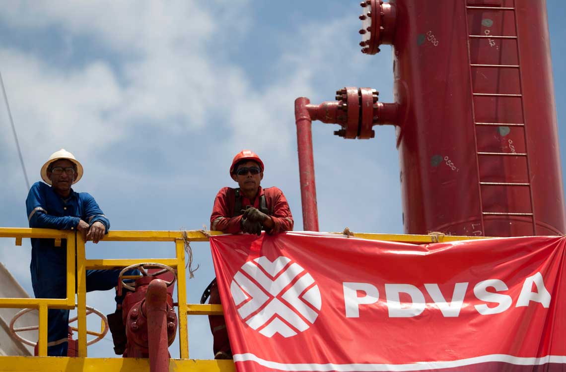 La statale venezuelana starebbe aspettando le petroliere per rifornire il mercato interno del paese.