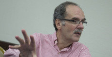 Enrique Ochoa Antich, leader del Movimiento al Socialismo