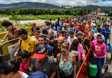 Aproximadamente 50.000 venezolanos han llegado a la frontera con Colombia a vísperas de las elecciones del próximo 20 de mayo.