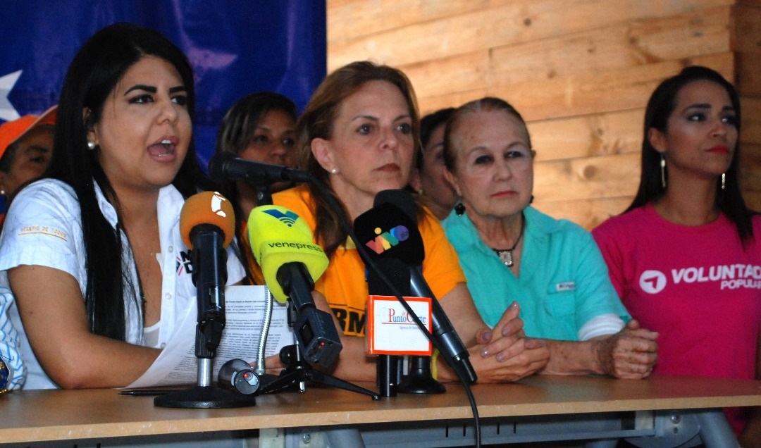 Las representantes del Frente Amplio de Mujeres exponen sus ideas y posiciones