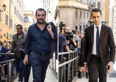 A destra Luigi Di Maio, a sinistra Matteo Salvini.