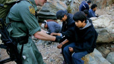 Minori non accompagnati fermati al confine Messico-Usa.