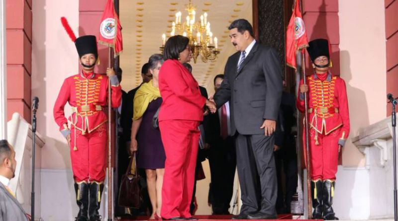 Maduro con la representante de la Ops