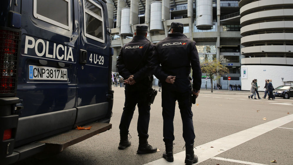 Agenti della polizia spagnola