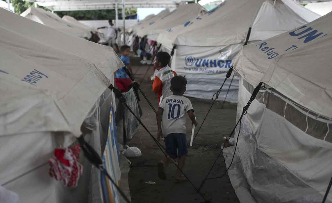 Tras evaluar las dificultades que padecen los refugiados en suelo brasilero, la UE aprobó una primera ayuda de 5 millones de euros, más no descarta que se envíen nuevos recursos porque la dramática situación que allí se vive es sumamente grave