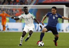 Il giapponese Honda alla ricerca del gol contro il Senegal.