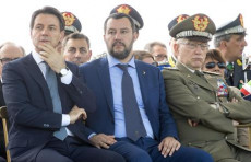 Da sinistra: Giuseppe Conte, Matteo Salvini e Claudio Graziano,