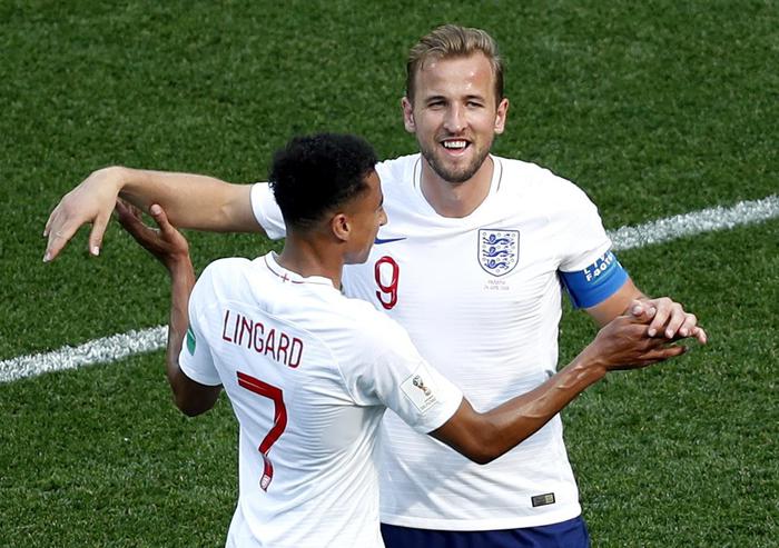 Il capitano Harry Kane of England festeggia la tripletta contro il Panama.