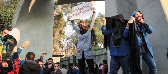 Iran: proteste contro il governo
