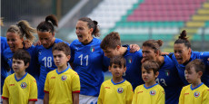 Le giocatrici dell'Italia prima della partita contro la Romania dello scorso ottobre .