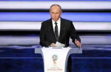 Vladimir Putin dal podio del Mondiale Russia 2018.