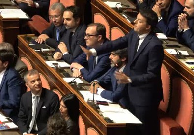 Renzi durante il suo intervento al Senato.