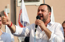 Matteo Salvini durante una sua arringa contro i rom.
