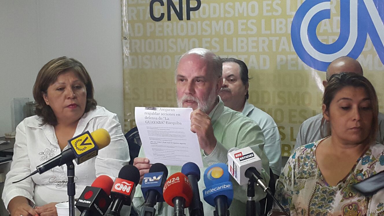 Los recientes bloqueos a los portales de La Patilla y El Nacional, ratifican la presión del gobierno a los medios privados que sigue cercenando el derecho a la libertad de expresión. EL CNP seguirá denunciando que en Venezuela no se respetan los Derechos Humanos ni la libertad de expresión.