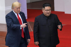 Donald Trump e Kim Jong Un durante il Summit a Singapore.
