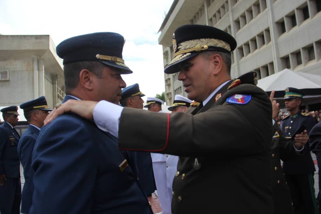 El primer mandatario venezolano, Nicolás Maduro, el 24 de mayo creó “la carta de lealtad a Maduro”, la cual fue añadida al listado de requisitos para procesar los ascensos dentro de la Fuerza Armada Nacional Bolivariana (FANB)