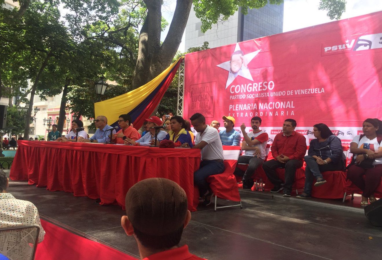 Para la escogencia de cada unidad parroquial en Caracas, se tenía que seleccionar a seis militantes, entre mujeres, adultos mayores y jóvenes, para que se escogiera uno por cada una de las 23 parroquias