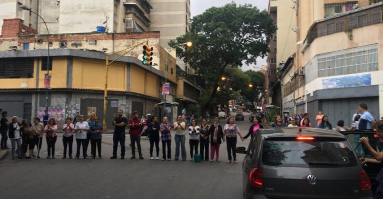 Ciudadanos de las parroquias: Santa Rosalía, San Juan, El Paraíso y La Candelaria protestaron por falta del servicio del vital líquido, el agua