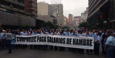 Los empleados iniciaron el paro este lunes para exigir mejoras salariales en el contrato colectivo