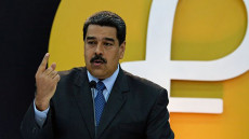 Para el experto la medida decretada por Nicolás Maduro de anclar el bolívar soberano al petro podría funcionar. El criptoactivo local respaldado por 100 millones de barriles de petróleo, tendrá un valor que oscilará según las fluctuaciones de la cesta petrolera venezolana en el mercado internacional.