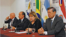I leader dell'Alleanza del Pacifico e del Mercosur seduti al tavolo delle trattative
