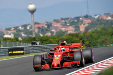 Sebastian Vettel durante la prima sessione di prove del GP d'Ungheria.