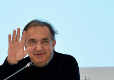 In una foto d'archivio Sergio Marchiane saluta durante una conferenza stampa.