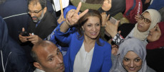 Soda Abderrahim saluta con le dita a V