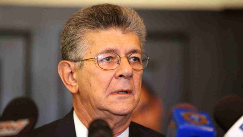El secretario general de Acción Democrática, Henry Ramos Allup, explicó que el el carnet de la patria debe estar dirigidos a toda la población venezolana sin distinción alguna