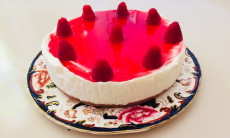 Una foto del cheesecake su un piatto