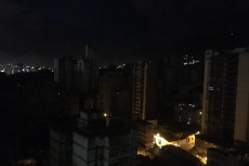 Desde la noche del miércoles diversos sectores de Caracas se vieron afectados por dos fallas eléctricas en el sistema eléctrico nacional