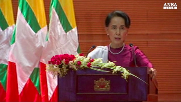 San Suu Kyi durante un suo intervento