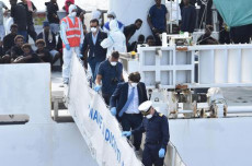 Il procuratore di Agrigento, Luigi Patronaggio, al termine della visita sulla nave Diciotti nell'ambito delle inchieste avviate sul barcone con 190 migranti soccorso al largo di Lampedusa.