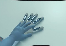 La protesi di una mano artificiale