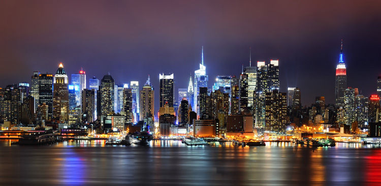 Una prosaica di Manhattan di notte