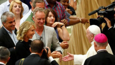 Papa Francesco riceve Sting e la moglie a udienza in Sala Nervi