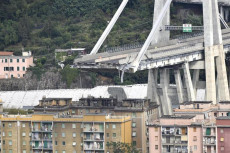 Il punto di rottura del ponte Morandi a Genova.