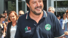 Matteo Salvini con la maglietta degli Alpini.